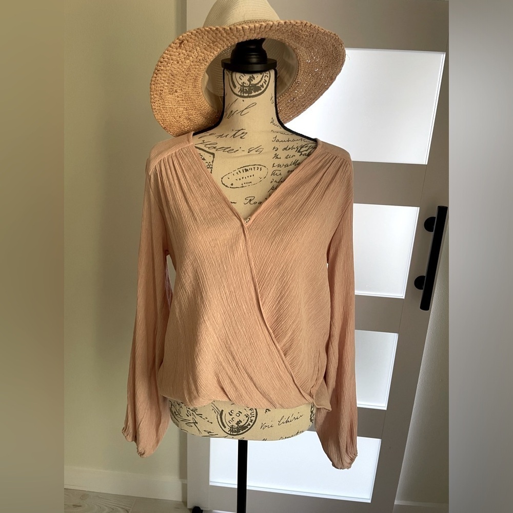 Free People pink blouse size small EUC 🥰